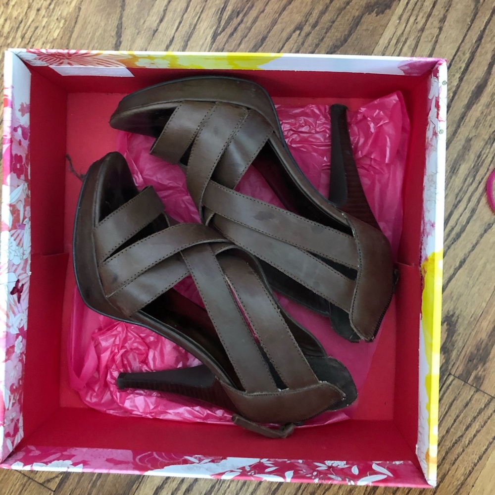Chinese Laundry Sandals lightly worn - 5.5